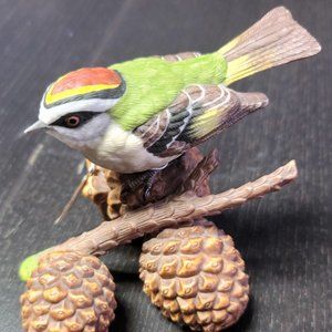Lenox 1991 Garden Birds Figurine of a Golden Crowned Kinglet